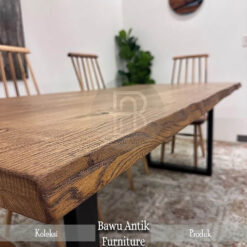 Meja Makan Kayu Trembesi Solid Urat Jati Utuh Sisi Alami BA-178.1