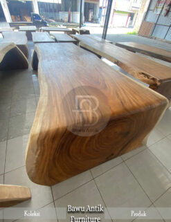 Meja Makan Model U Kayu Trembesi Solid Waterbase Color BA-186