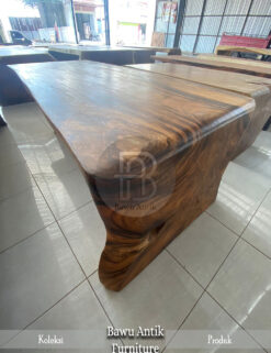 Meja Makan Solid Trembesi Model U Top Coat Glossy BA-190