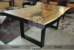 Meja Makan Kayu Trembesi Solid Natural Glossy Top Coat BA-253