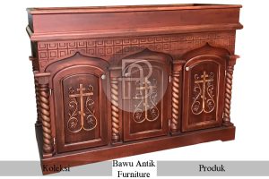 Model Meja Altar Katolik Ukiran Salib Natural Rose Wood BA 316