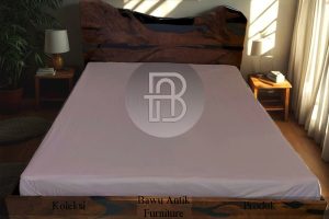 Model Tempat Tidur Terbaru Glosy Epoxy Resin Solid Wood BA 453