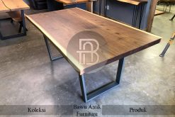 Meja Kayu Solid Sisi Alami Kayu Trembesi Berkualitas BA-493.1