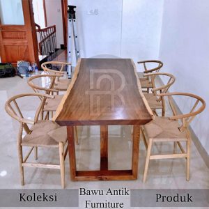 Meja Makan Minimalis Kayu Solid Trembesi Sisi Alami Berkualitas BA-699.1